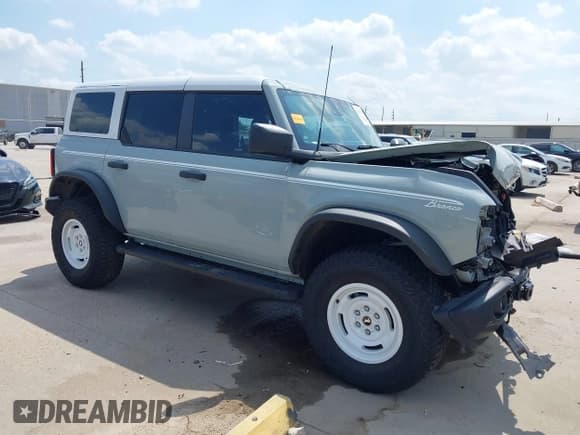 ✅ 2024 Ford Bronco Heritage Edition • VIN: 1FMEE4DP6RLA16779 • Лот: 42383741. Опубликован ранее на IAAI с пробегом 4 793 миль. Бесплатный доступ к архиву аукционных продаж из США и подробный отчёт об истории автомобиля на DreamBid. Изображение 1.