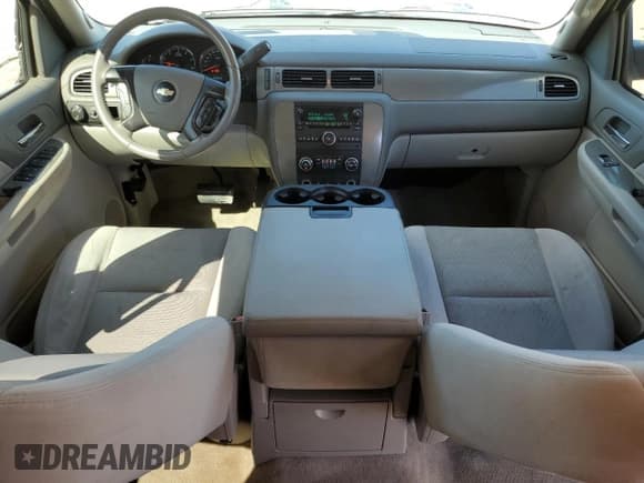 ✅ 2009 Chevrolet Suburban LS • VIN: 1GNFC16089R191553 • Лот: 46840045. Опубликован ранее на Copart с пробегом 144 334 миль. Бесплатный доступ к архиву аукционных продаж из США и подробный отчёт об истории автомобиля на DreamBid. Изображение 8.