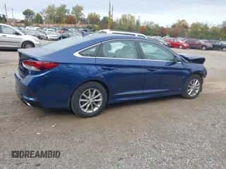 2019 Hyundai Sonata SE z VIN 5NPE24AF1KH796435, wystawiony jako IAAI lot #43561214 z przebiegiem 107 611 mil mil oraz . Historia ofert i sprzedaży dostępna na DreamBid. Obrazek 4.