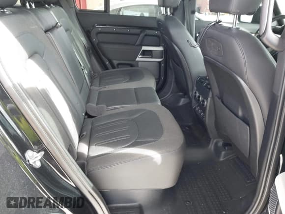 ✅ 2021 Land Rover Defender SE • VIN: SALEP7RU0M2041019 • Lot: 41177164. Listed on IAAI with 25,306 mi. Free auction sales archive from the USA and detailed vehicle history report at DreamBid. Image 8.