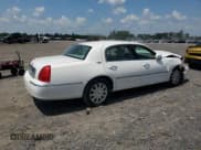 ✅ 2007 Lincoln Town Car Signature Limited • VIN: 1LNHM82V87Y610718 • Lot: 66925595. Listed on Copart with 130,146 mi. Free auction sales archive from the USA and detailed vehicle history report at DreamBid. Image 3.