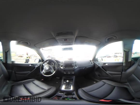 ✅ 2014 Volkswagen Tiguan S • VIN: WVGBV3AX1EW507206 • Лот: 43554442. Опубликован ранее на IAAI с пробегом 132 747 миль. Бесплатный доступ к архиву аукционных продаж из США и подробный отчёт об истории автомобиля на DreamBid. Изображение 19.