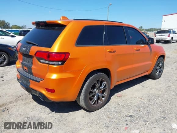 ✅ 2015 Jeep Grand Cherokee SRT • VIN: 1C4RJFDJ6FC878775 • Lot: 43311881. Wystawiony na IAAI z przebiegiem Nie podano. Bezpłatny archiwum sprzedaży aukcyjnych z USA i szczegółowy raport historii pojazdu na DreamBid. Zdjęcie 4.