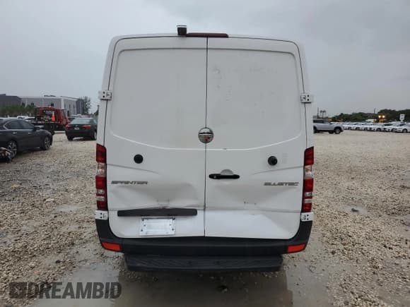 ✅ 2015 Freightliner Sprinter • VIN: WDYPE7DC7FP102106 • Lot: 59487945. Wystawiony na Copart z przebiegiem 42 321 mil. Bezpłatny archiwum sprzedaży aukcyjnych z USA i szczegółowy raport historii pojazdu na DreamBid. Zdjęcie 6.