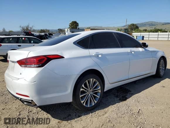 2016 Hyundai Genesis 3.8L z VIN KMHGN4JE2GU125498, wystawiony jako Copart lot #54595884 z przebiegiem 83 598 mil mil oraz Szkoda całkowita • Salvage title. Historia ofert i sprzedaży dostępna na DreamBid. Obrazek 3.