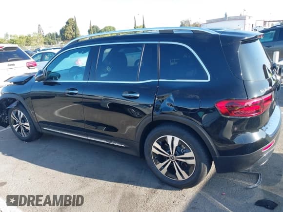 ✅ 2025 Mercedes-Benz GLB 250 • VIN: W1N4M4HB1SW389128 • Lot: 42608911. Listed on IAAI with 3,288 mi. Free auction sales archive from the USA and detailed vehicle history report at DreamBid. Image 15.