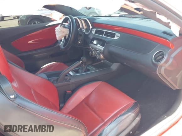 ✅ 2012 Chevrolet Camaro 1LS • VIN: 2G1FE1E37C9210473 • Lot: 42514377. Wystawiony na IAAI z przebiegiem 139 456 mil. Bezpłatny archiwum sprzedaży aukcyjnych z USA i szczegółowy raport historii pojazdu na DreamBid. Zdjęcie 5.