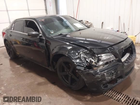 ✅ 2012 Chrysler 300 S • VIN: 2C3CCABG3CH272776 • Lot: 40252319. Listed on IAAI with 155,701 mi. Free auction sales archive from the USA and detailed vehicle history report at DreamBid. Image 1.