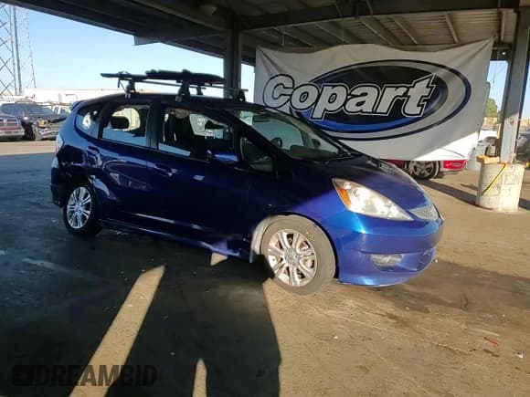 ✅ 2009 Honda Fit Sport • VIN: JHMGE87489S058493 • Лот: 87119375. Опубликован ранее на Copart с пробегом 174 803 миль. Бесплатный доступ к архиву аукционных продаж из США и подробный отчёт об истории автомобиля на DreamBid. Изображение 13.