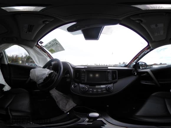 ✅ 2017 Toyota RAV4 Limited • VIN: 2T3DFREV7HW541210 • Lot: 43582602. Listed on IAAI with 87,882 mi. Free auction sales archive from the USA and detailed vehicle history report at DreamBid. Image 18.