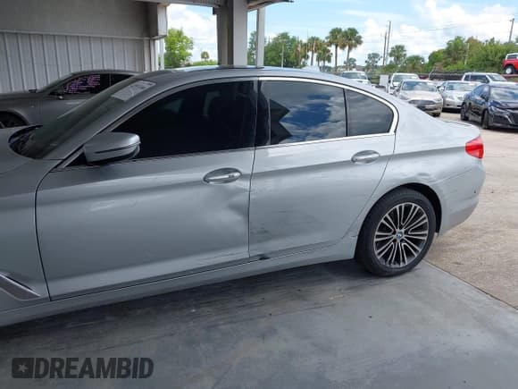 ✅ 2017 BMW 5 Series 530i • VIN: WBAJA5C3XHG894545 • Lot: 42593166. Listed on IAAI with 105,129 mi. Free auction sales archive from the USA and detailed vehicle history report at DreamBid. Image 6.