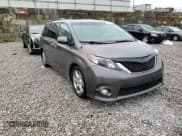 ✅ 2014 Toyota Sienna SE • VIN: 5TDXK3DC3ES414229 • Lot: 71672435. Wystawiony na Copart z przebiegiem 215 317 mil. Bezpłatny archiwum sprzedaży aukcyjnych z USA i szczegółowy raport historii pojazdu na DreamBid. Zdjęcie 14.