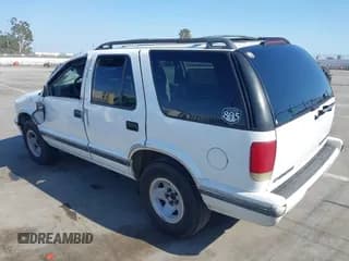 ✅ 1996 Chevrolet Blazer • VIN: 1GNCS13WXT2287702 • Lot: 43072768. Wystawiony na IAAI z przebiegiem 207 165 mil. Bezpłatny archiwum sprzedaży aukcyjnych z USA i szczegółowy raport historii pojazdu na DreamBid. Zdjęcie 3.