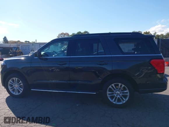 ✅ 2022 Ford Expedition XLT • VIN: 1FMJU1JT6NEA44050 • Lot: 43527237. Listed on IAAI with 39,650 mi. Free auction sales archive from the USA and detailed vehicle history report at DreamBid. Image 14.