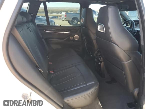 ✅ 2017 BMW X5 M • VIN: 5YMKT6C39H0X20828 • Lot: 80836614. Wystawiony na Copart z przebiegiem 74 995 mil. Bezpłatny archiwum sprzedaży aukcyjnych z USA i szczegółowy raport historii pojazdu na DreamBid. Zdjęcie 11.