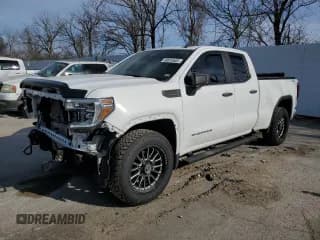✅ 2021 GMC Sierra 1500 • VIN: 1GTR9AEK3MZ360815 • Лот: 48519405. Опубликован ранее на Copart с пробегом 30 310 миль. Бесплатный доступ к архиву аукционных продаж из США и подробный отчёт об истории автомобиля на DreamBid. Изображение 1.
