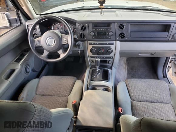 ✅ 2006 Jeep Commander • VIN: 1J8HH48NX6C269125 • Lot: 84370915. Listed on Copart with 144,143 mi. Free auction sales archive from the USA and detailed vehicle history report at DreamBid. Image 9.