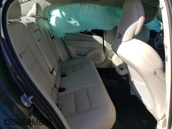 ✅ 2019 Volvo S60 Momentum • VIN: 7JRA22TK9KG015292 • Lot: 66358072. Wystawiony na Copart z przebiegiem 45 886 mil. Bezpłatny archiwum sprzedaży aukcyjnych z USA i szczegółowy raport historii pojazdu na DreamBid. Zdjęcie 6.