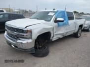 ✅ 2018 Chevrolet Silverado 1500 LTZ • VIN: 3GCUKSEC0JG279568 • Lot: 42555167. Wystawiony na IAAI z przebiegiem 108 238 mil. Bezpłatny archiwum sprzedaży aukcyjnych z USA i szczegółowy raport historii pojazdu na DreamBid. Zdjęcie 17.
