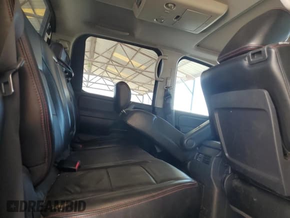 ✅ 2010 Nissan Titan LE • VIN: 1N6BA0EC2AN318776 • Lot: 46702485. Wystawiony na Copart z przebiegiem 111 149 mil. Bezpłatny archiwum sprzedaży aukcyjnych z USA i szczegółowy raport historii pojazdu na DreamBid. Zdjęcie 10.