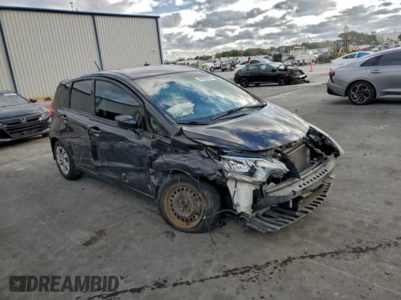 ✅ 2017 Nissan Note SV • VIN: 3N1CE2CP8HL354482 • Lot: 94999255. Wystawiony na Copart z przebiegiem 47 637 mil. Bezpłatny archiwum sprzedaży aukcyjnych z USA i szczegółowy raport historii pojazdu na DreamBid. Zdjęcie 4.