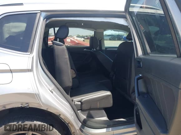 ✅ 2022 Volkswagen Tiguan SE • VIN: 3VV3B7AX9NM067410 • Lot: 42900264. Listed on IAAI with 68,594 mi. Free auction sales archive from the USA and detailed vehicle history report at DreamBid. Image 8.