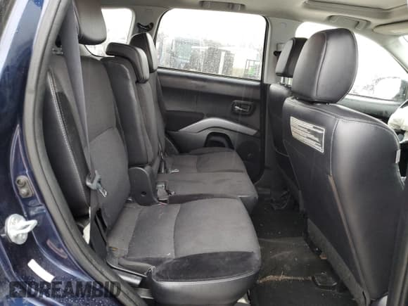 ✅ 2010 Mitsubishi Outlander SE • VIN: JA4AS3AW3AZ009561 • Lot: 47609525. Listed on Copart with 112,961 mi. Free auction sales archive from the USA and detailed vehicle history report at DreamBid. Image 11.