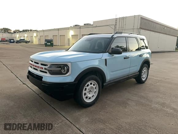 ✅ 2024 Ford Bronco Sport Heritage • VIN: 3FMCR9G63RRE61414 • Лот: 90543755. Опубликован ранее на Copart с пробегом 13 079 миль. Бесплатный доступ к архиву аукционных продаж из США и подробный отчёт об истории автомобиля на DreamBid. Изображение 2.