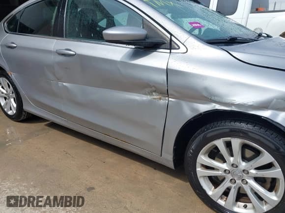 ✅ 2015 Chrysler 200 Limited • VIN: 1C3CCCAB7FN605171 • Lot: 41981777. Listed on IAAI with 148,250 mi. Free auction sales archive from the USA and detailed vehicle history report at DreamBid. Image 12.