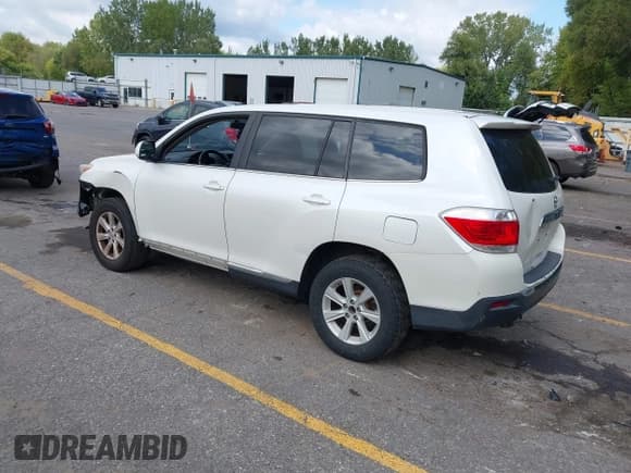 ✅ 2013 Toyota Highlander • VIN: 5TDBK3EH0DS225394 • Lot: 43309655. Listed on IAAI with 248,526 mi. Free auction sales archive from the USA and detailed vehicle history report at DreamBid. Image 3.