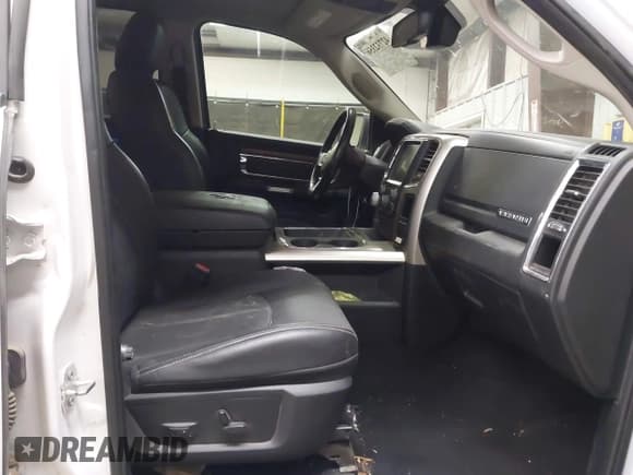 ✅ 2017 Ram 1500 Laramie • VIN: 1C6RR7NM9HS874615 • Lot: 42732356. Wystawiony na IAAI z przebiegiem 97 006 mil. Bezpłatny archiwum sprzedaży aukcyjnych z USA i szczegółowy raport historii pojazdu na DreamBid. Zdjęcie 5.