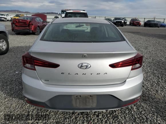 ✅ 2019 Hyundai Elantra SE • VIN: 5NPD74LF4KH487066 • Lot: 91587285. Listed on Copart with 97,600 mi. Free auction sales archive from the USA and detailed vehicle history report at DreamBid. Image 6.