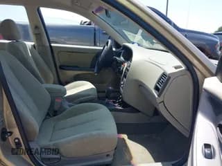 ✅ 2003 Hyundai Elantra GLS • VIN: KMHDN45D03U677774 • Lot: 42163194. Wystawiony na IAAI z przebiegiem 77 558 mil. Bezpłatny archiwum sprzedaży aukcyjnych z USA i szczegółowy raport historii pojazdu na DreamBid. Zdjęcie 5.