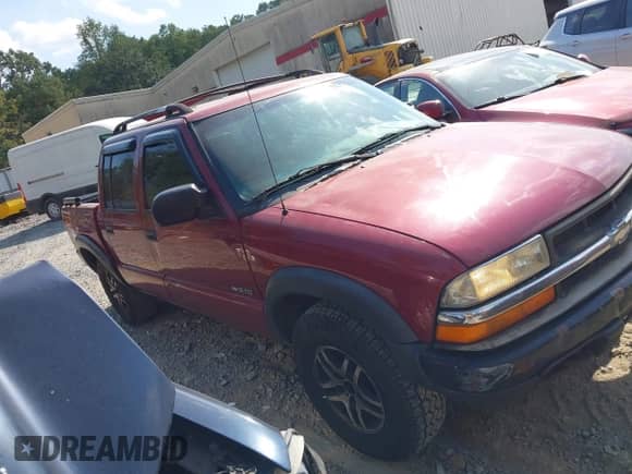 2003 Chevrolet S-10 LS с VIN 1GCDT13X53K138276, выставлен на аукционе IAAI как лот 43248538 с пробегом 329 542 миль миль и . История ставок и продаж доступна на DreamBid. Изображение 13.