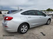 ✅ 2018 Chevrolet Cruze LS • VIN: 1G1BC5SM1J7151072 • Lot: 82407215. Wystawiony na Copart z przebiegiem 64 226 mil. Bezpłatny archiwum sprzedaży aukcyjnych z USA i szczegółowy raport historii pojazdu na DreamBid. Zdjęcie 3.