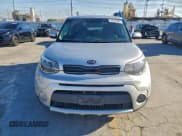 ✅ 2018 Kia Soul + • VIN: KNDJP3A55J7575442 • Лот: 94323865. Опубликован ранее на Copart с пробегом 145 818 миль. Бесплатный доступ к архиву аукционных продаж из США и подробный отчёт об истории автомобиля на DreamBid. Изображение 5.