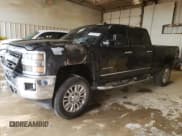 ✅ 2015 Chevrolet Silverado 2500HD LTZ • VIN: 1GC1KWE81FF125367 • Lot: 56750154. Wystawiony na Copart z przebiegiem Nie podano. Bezpłatny archiwum sprzedaży aukcyjnych z USA i szczegółowy raport historii pojazdu na DreamBid. Zdjęcie 1.