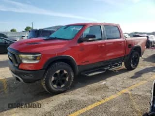 ✅ 2019 Ram 1500 Rebel • VIN: 1C6SRFLTXKN915295 • Lot: 70359195. Wystawiony na Copart z przebiegiem 113 357 mil. Bezpłatny archiwum sprzedaży aukcyjnych z USA i szczegółowy raport historii pojazdu na DreamBid. Zdjęcie 1.
