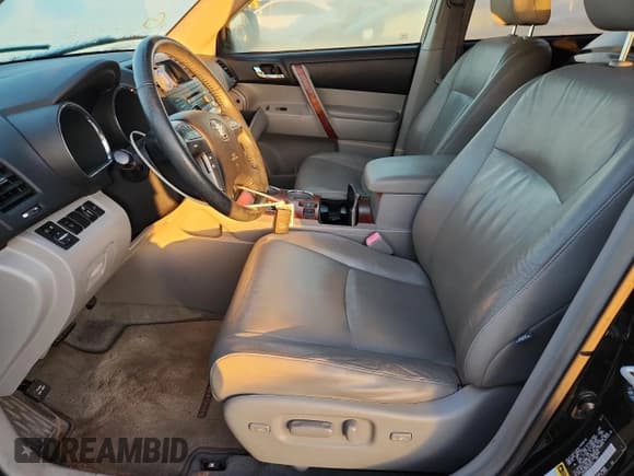 ✅ 2010 Toyota Highlander Limited • VIN: JTEYK3EH5A2102974 • Lot: 87390775. Listed on Copart with 107,115 mi. Free auction sales archive from the USA and detailed vehicle history report at DreamBid. Image 7.