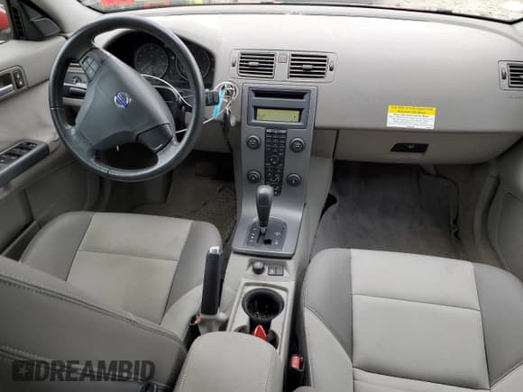 ✅ 2005 Volvo S40 • VIN: YV1MS390552064363 • Lot: 70263644. Listed on Copart with 140,778 mi. Free auction sales archive from the USA and detailed vehicle history report at DreamBid. Image 8.