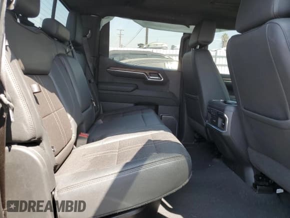 ✅ 2023 Chevrolet Silverado 1500 • VIN: 3GCUDJE88PG257679 • Лот: 69129245. Опубликован ранее на Copart с пробегом 9 999 миль. Бесплатный доступ к архиву аукционных продаж из США и подробный отчёт об истории автомобиля на DreamBid. Изображение 10.