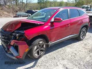 2025 Hyundai Tucson SEL z VIN 5NMJBCDEXSH525706, wystawiony jako IAAI lot #43374788 z przebiegiem 8 376 mil mil oraz . Historia ofert i sprzedaży dostępna na DreamBid. Obrazek 2.