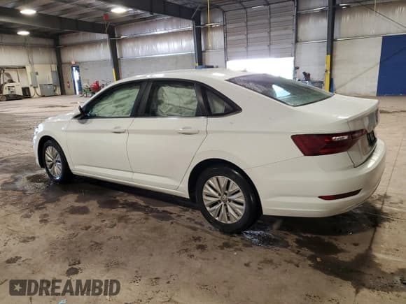 ✅ 2020 Volkswagen Jetta S • VIN: 3VWC57BU0LM101903 • Lot: 85838075. Wystawiony na Copart z przebiegiem 117 395 mil. Bezpłatny archiwum sprzedaży aukcyjnych z USA i szczegółowy raport historii pojazdu na DreamBid. Zdjęcie 2.