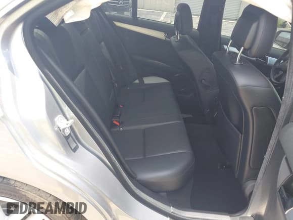 ✅ 2009 Mercedes-Benz C 300 Sport • VIN: WDDGF54X59R051705 • Lot: 42501724. Listed on IAAI with 246,704 mi. Free auction sales archive from the USA and detailed vehicle history report at DreamBid. Image 8.