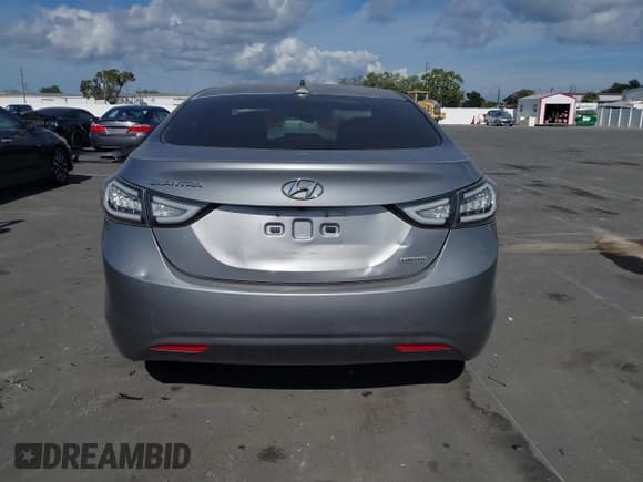 ✅ 2012 Hyundai Elantra GLS • VIN: KMHDH4AEXCU263715 • Лот: 43809732. Опубликован ранее на IAAI с пробегом 175 382 миль. Бесплатный доступ к архиву аукционных продаж из США и подробный отчёт об истории автомобиля на DreamBid. Изображение 16.