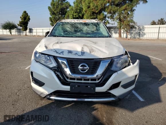 ✅ 2017 Nissan Rogue SV • VIN: 5N1AT2MN9HC759586 • Lot: 80587025. Wystawiony na Copart z przebiegiem 137 059 mil. Bezpłatny archiwum sprzedaży aukcyjnych z USA i szczegółowy raport historii pojazdu na DreamBid. Zdjęcie 5.