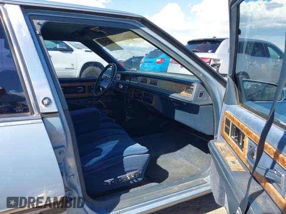 ✅ 1991 Buick LeSabre • VIN: 1G4HR54C2MH445143 • Лот: 43171191. Опубликован ранее на IAAI с пробегом 113 334 миль. Бесплатный доступ к архиву аукционных продаж из США и подробный отчёт об истории автомобиля на DreamBid. Изображение 5.