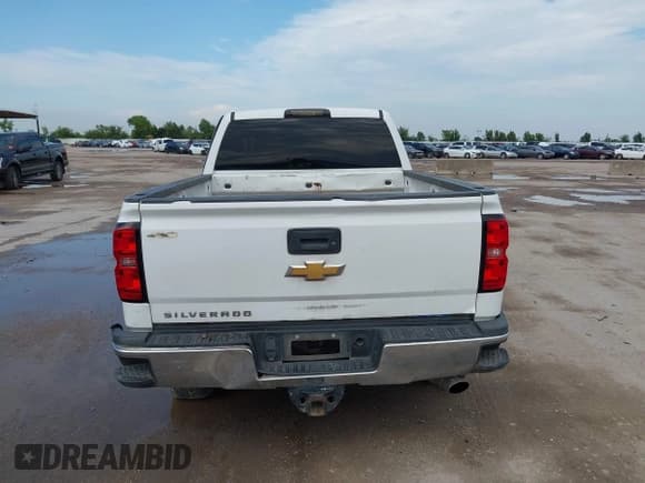 ✅ 2017 Chevrolet Silverado 2500HD Work Truck • VIN: 1GC1KUEG4HF237787 • Lot: 43037501. Listed on IAAI with 257,194 mi. Free auction sales archive from the USA and detailed vehicle history report at DreamBid. Image 16.
