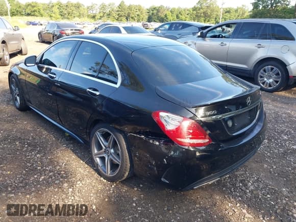 ✅ 2017 Mercedes-Benz C 300 • VIN: WDDWF4KB0HR260832 • Lot: 42758950. Listed on IAAI with 81,572 mi. Free auction sales archive from the USA and detailed vehicle history report at DreamBid. Image 6.