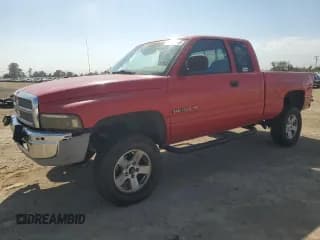 ✅ 1999 Dodge 1500 • VIN: 1B7HC13Y0XJ603522 • Lot: 70342055. Wystawiony na Copart z przebiegiem 151 056 mil. Bezpłatny archiwum sprzedaży aukcyjnych z USA i szczegółowy raport historii pojazdu na DreamBid. Zdjęcie 1.